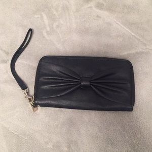 Black wristlet wallet